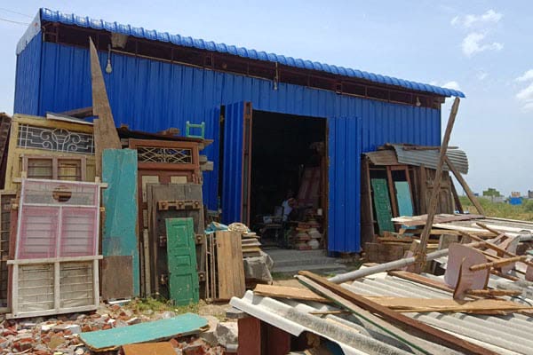 Sorted wood scrap